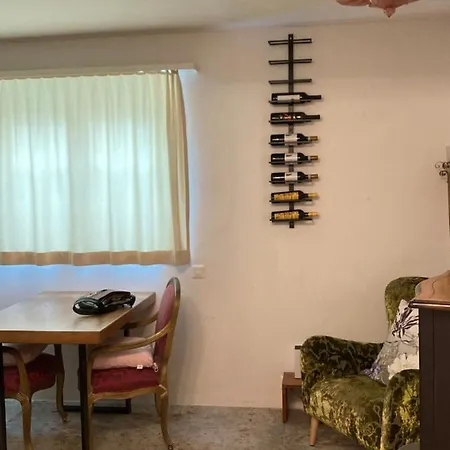 Flat&breakfast At 10 Steps From Lake Life! Apartamento