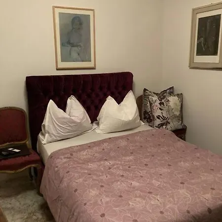 Flat&breakfast At 10 Steps From Lake Life! *
